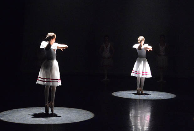 danse au palais .jpg